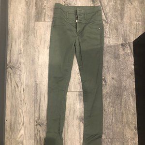 REFUGE Size 2 high Waisted Green Skinny Pants